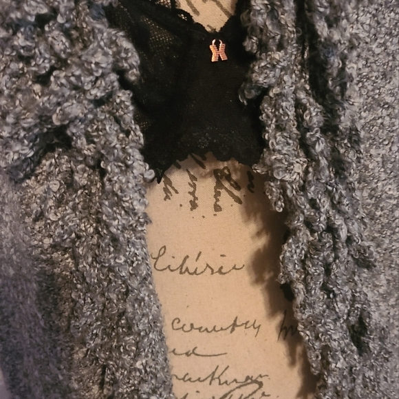 HP🔥🔥Gorgeous Grey Fuzzy Sweater vest/cardigan NWOT - Picture 13 of 16